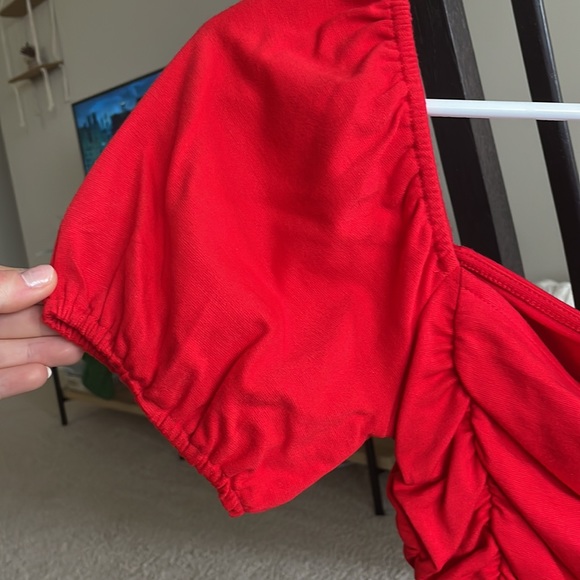 Red Ruched Puff Sleeve Top - Picture 4 of 4
